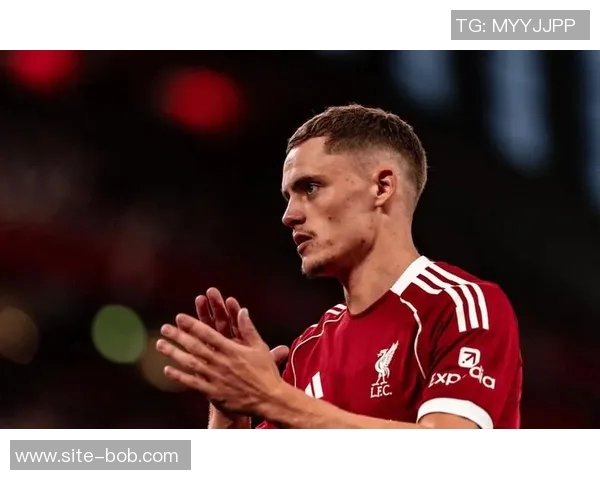 内维尔批评维尔茨比赛理解幼稚强调其跑位糟糕与过度参与防守问题 内维尔批评维尔茨比赛理解幼稚强调其跑位糟糕与过度参与防守问题