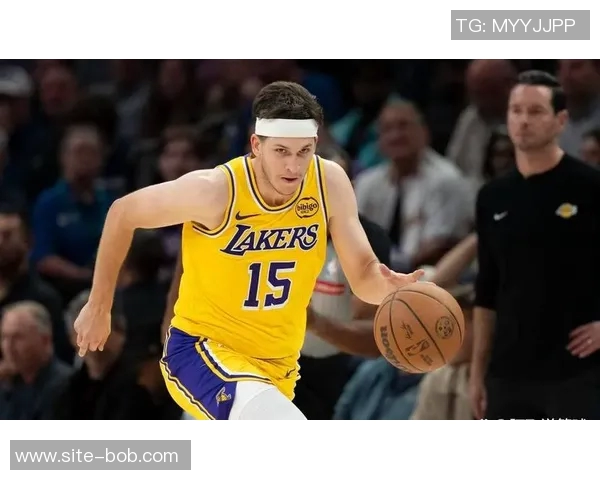 东子与老詹短信互动揭秘里夫斯自嘲投丢14个球太菜了