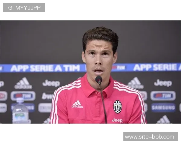 阿莱格里成功将莱奥打造成中锋埃尔纳内斯赞教练培养能力 阿莱格里成功将莱奥打造成中锋埃尔纳内斯赞教练培养能力