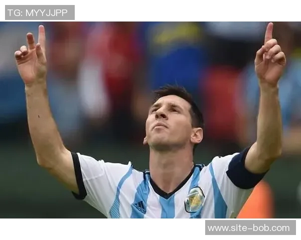 马丁内斯称赞努诺门德斯是当今足球界的无可替代之星