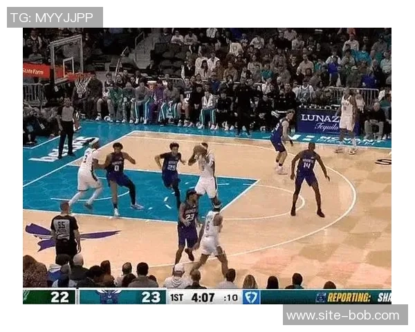 鹿牛冲突再掀波澜字母哥重返赛场波蒂斯怒斥对手